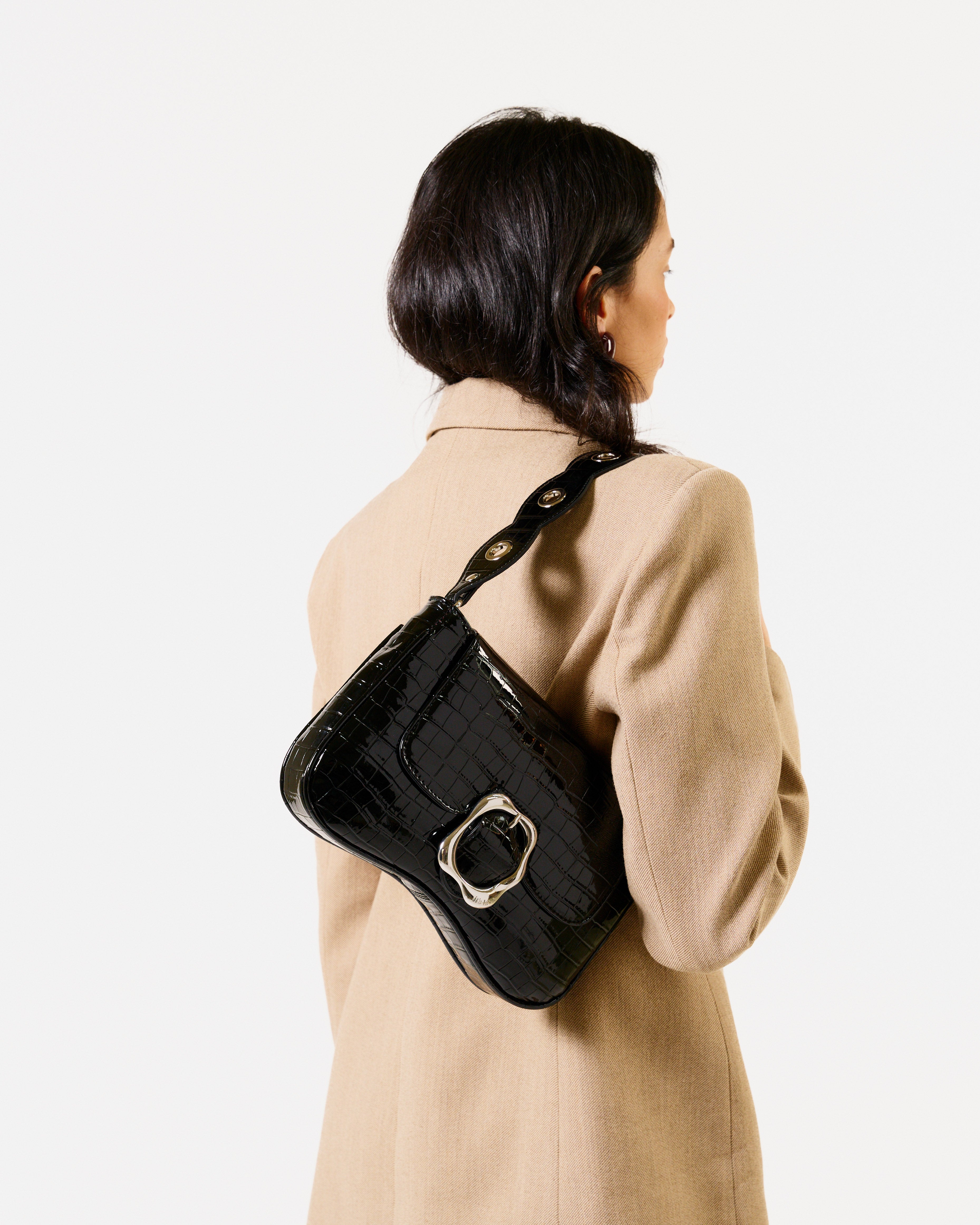 CORREA TACHUELAS BLACK